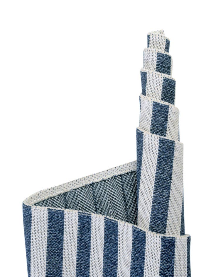 Detail image of  2' 2 x 3' Georgia Rug