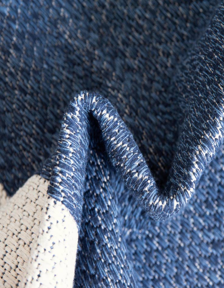 Detail image of  5' x 7' 2 Georgia Rug