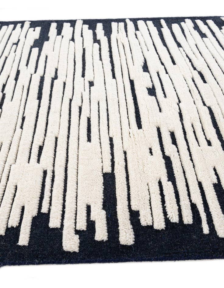 Detail image of  4' x 6'  Hand Woven Hand Woven Rug