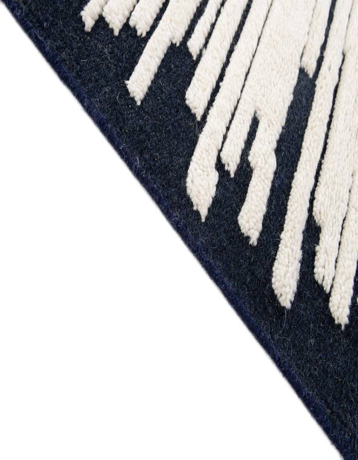 Detail image of  4' x 6'  Hand Woven Hand Woven Rug