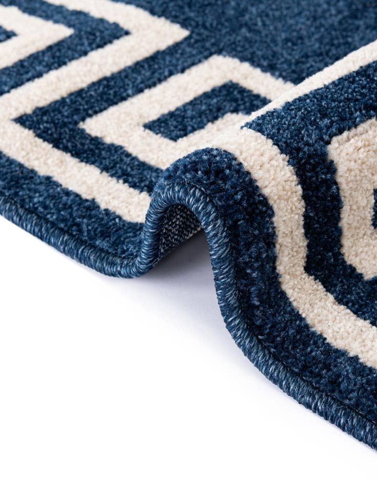 Detail image of  5' 3 x 8' Hera Rug