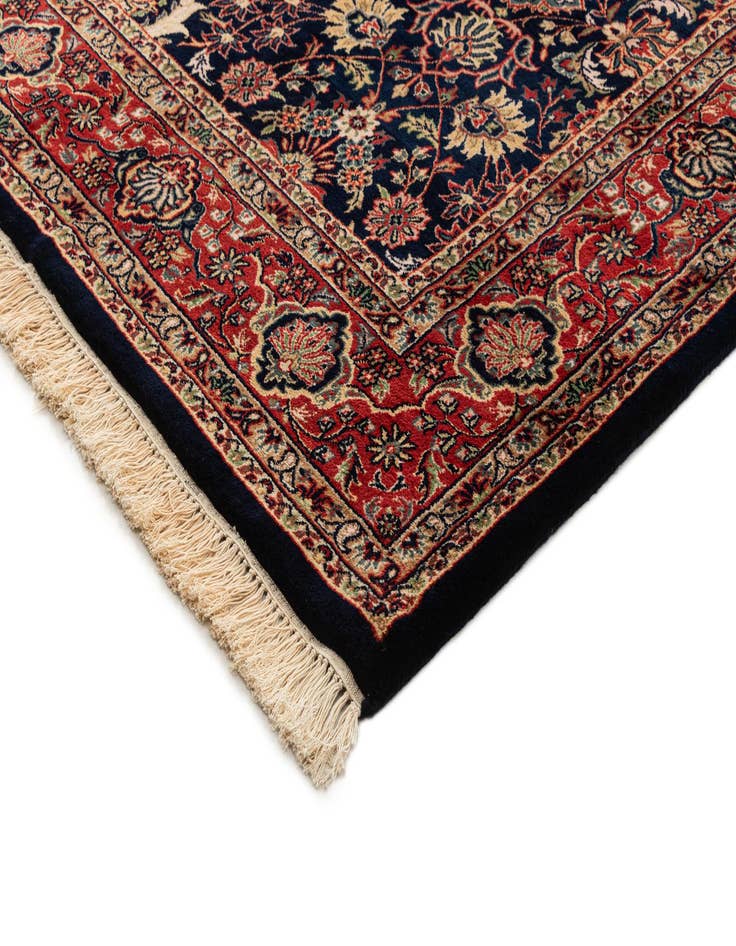 Detail image of  6' 7 x 9' 10 Isfahan Wool Rug