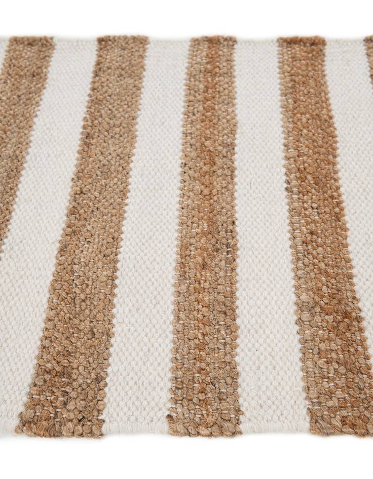 Detail image of  2' 2 x 3' 2  Hand Woven Jill Zarin Hamptons Rug