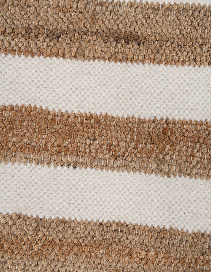 Detail image of  2' 2 x 3' 2  Hand Woven Jill Zarin Hamptons Rug