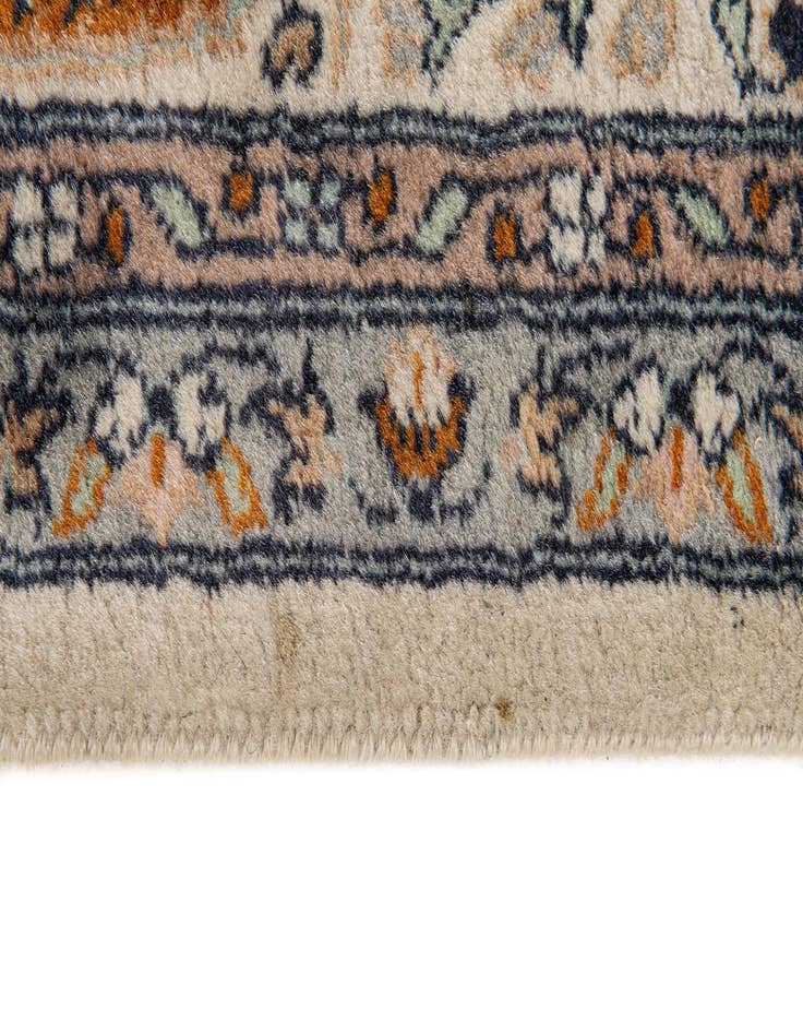 Detail image of  4' 8 x 7' 9  Hand Knotted Kashmir Oriental Wool Rug