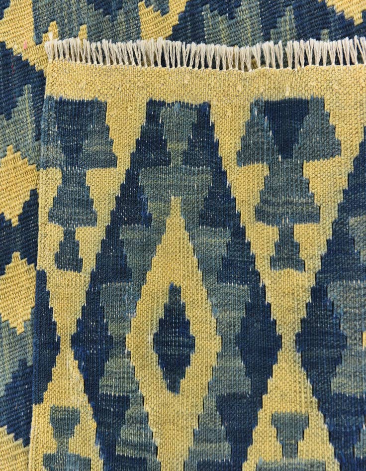 Detail image of  6' 7 x 9' 6  Hand Woven Kilim Modern Wool Rug