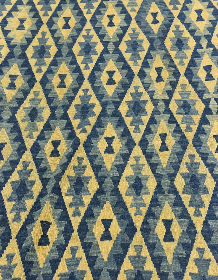 Detail image of  6' 7 x 9' 6  Hand Woven Kilim Modern Wool Rug