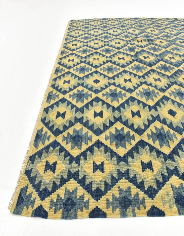 Detail image of  6' 7 x 9' 6  Hand Woven Kilim Modern Wool Rug