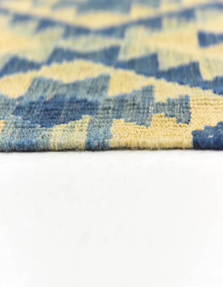 Detail image of  6' 7 x 9' 6  Hand Woven Kilim Modern Wool Rug
