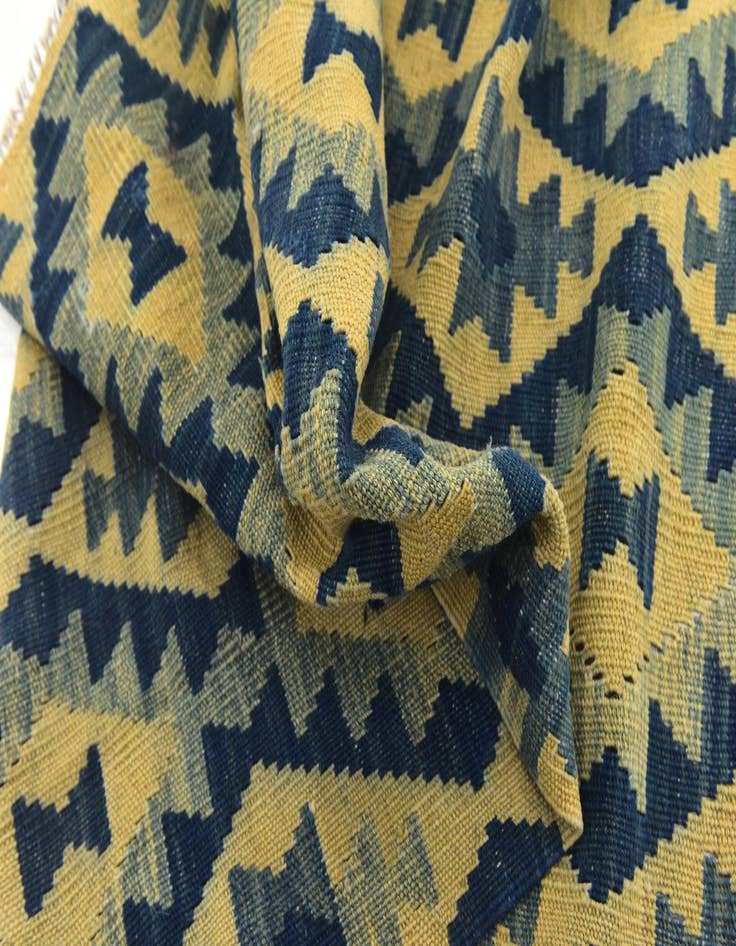 Detail image of  6' 7 x 9' 6  Hand Woven Kilim Modern Wool Rug