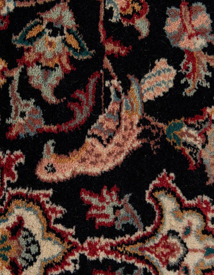 Detail image of  4' 2 x 6' 7  Hand Knotted Lahour Wool Rug
