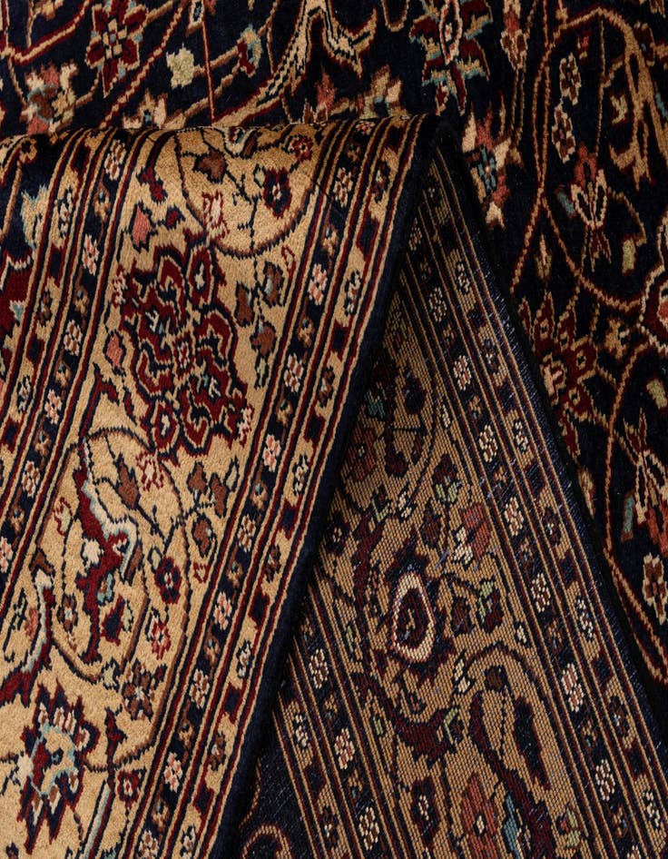 Detail image of  5' 9 x 8' 10  Hand Knotted Lahour Wool Rug