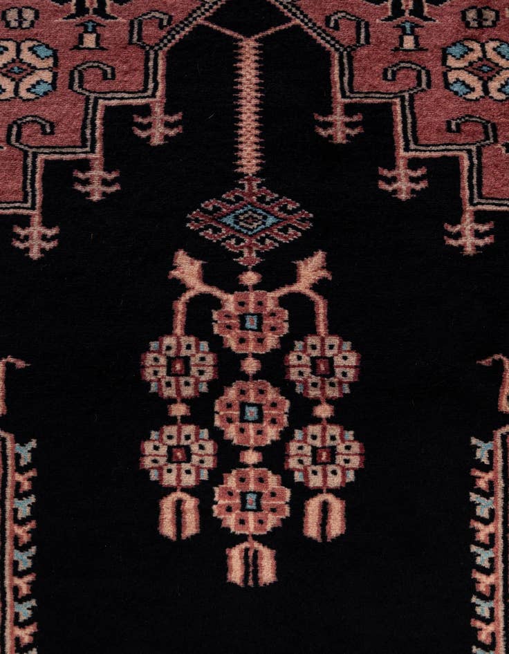 Detail image of  4' 2 x 6' 9  Hand Knotted Lahour Oriental Wool Rug
