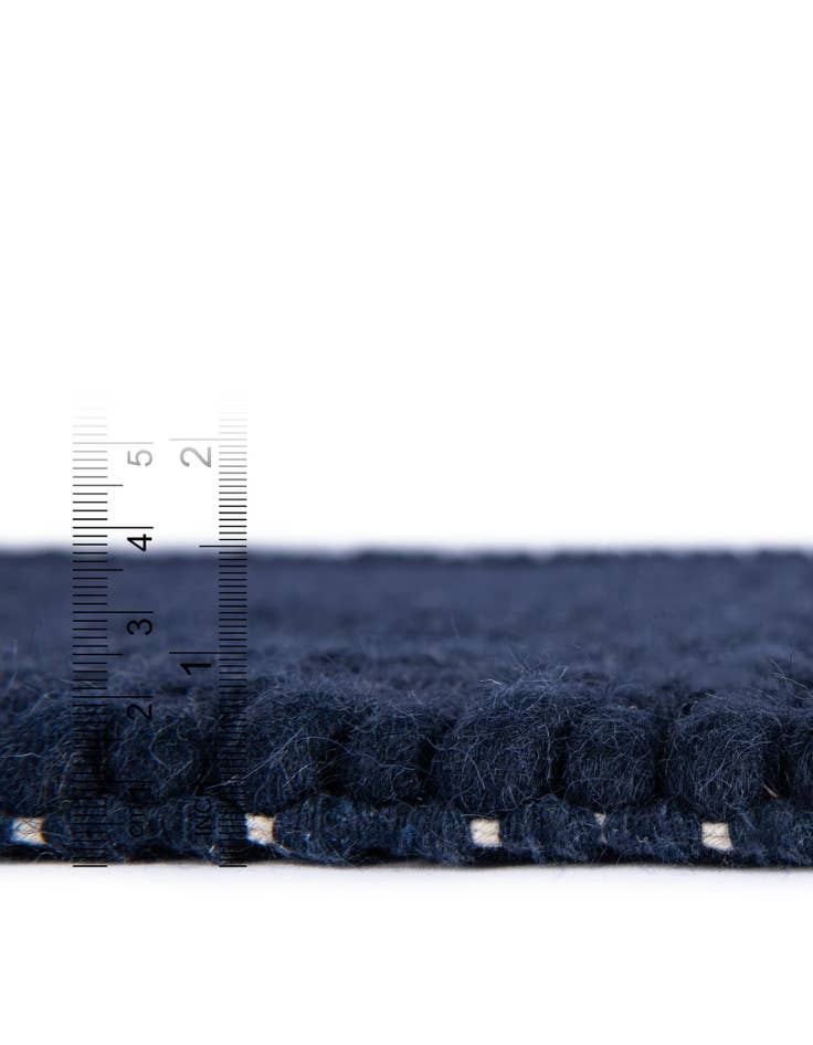 Detail image of  7' 10 x 10'  Hand Woven Lana New Zealand Wool Rug