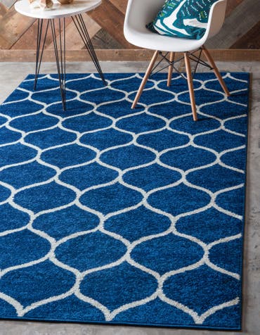  7' 10 x 10' Lattice Frieze Rug
