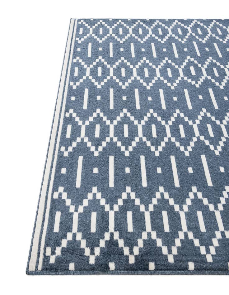 Detail image of  5' 3 x 7' 8 Lattice Rug