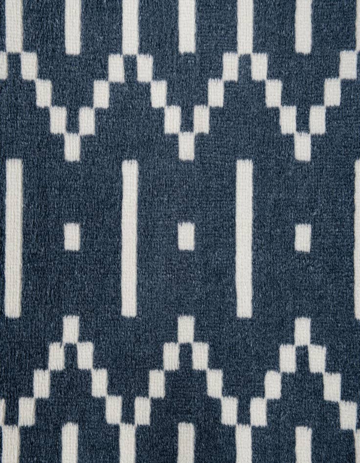 Detail image of  5' 3 x 7' 8 Lattice Rug