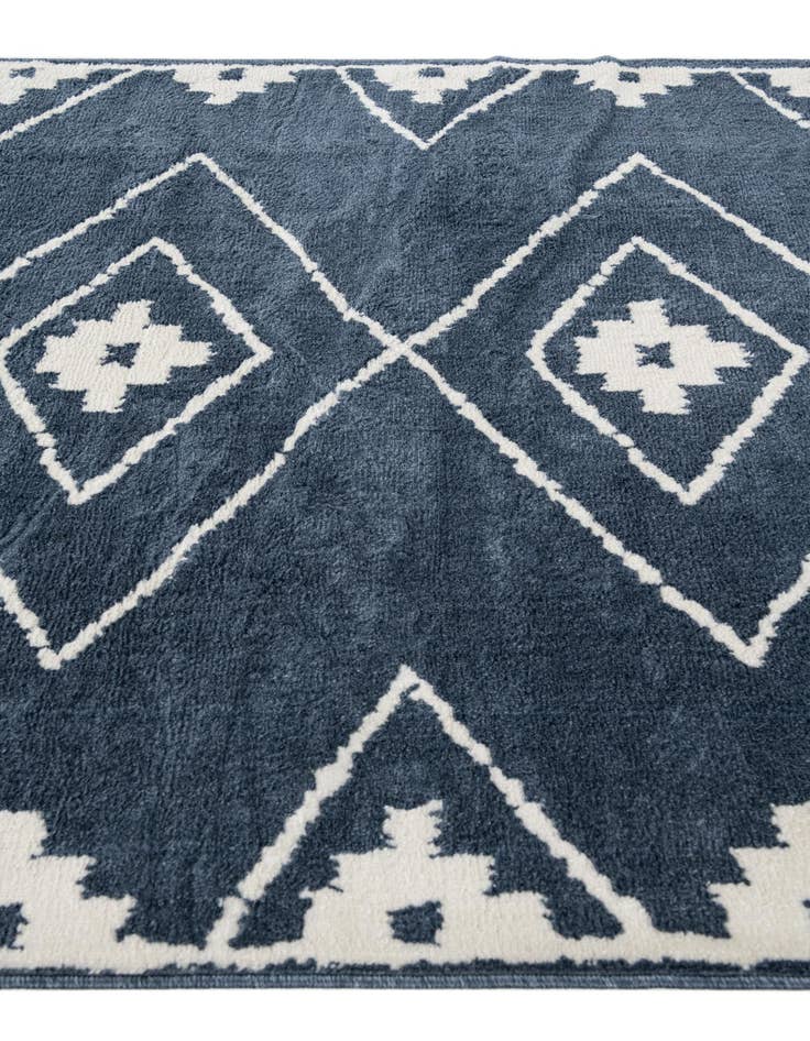 Detail image of  5' 3 x 7' 7 Lattice Rug