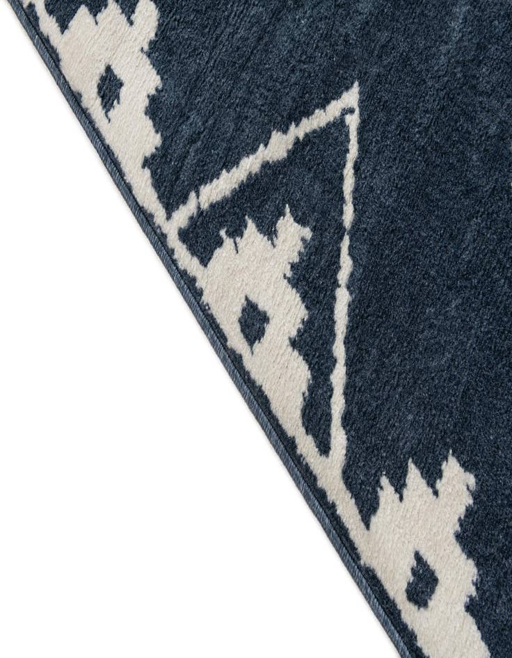 Detail image of  5' 3 x 7' 7 Lattice Rug