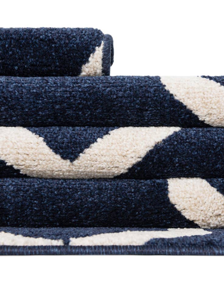 Detail image of  7' x 10' Lattice Rug