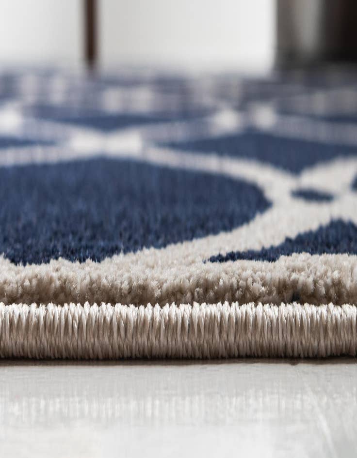 Detail image of  7' x 10' Lattice Rug