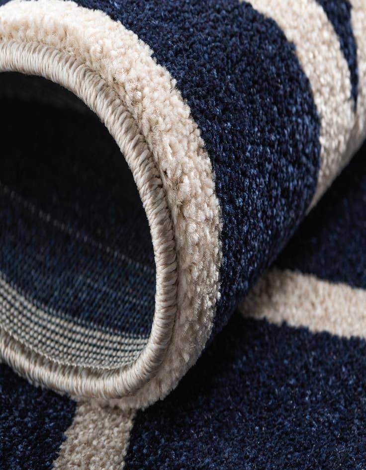 Detail image of  7' x 10' Lattice Rug