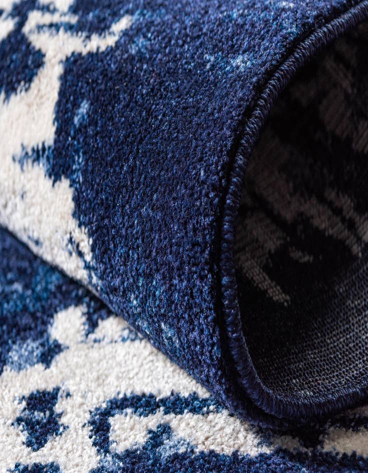 Detail image of 5' x 8' Lattice Rug