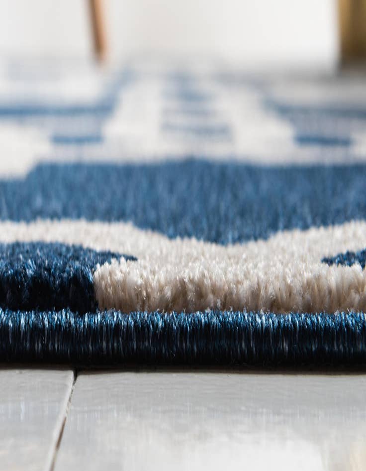 Detail image of  7' x 10' Lattice Rug