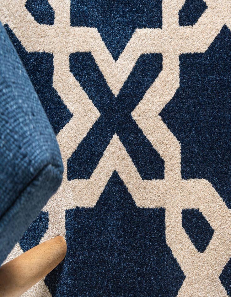 Detail image of  7' x 10' Lattice Rug