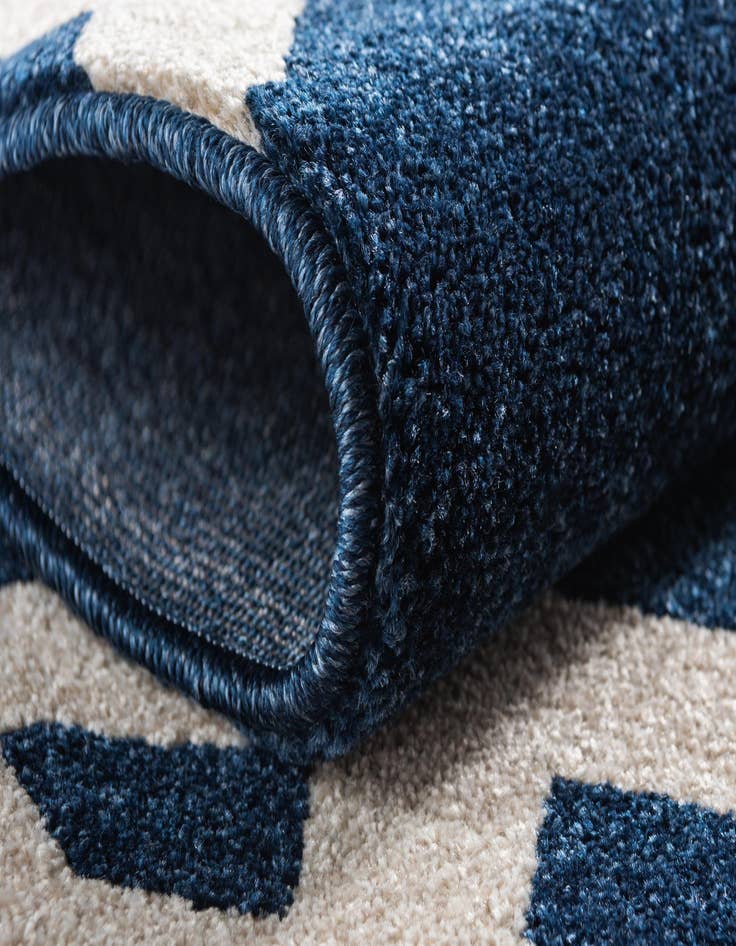 Detail image of  7' x 10' Lattice Rug