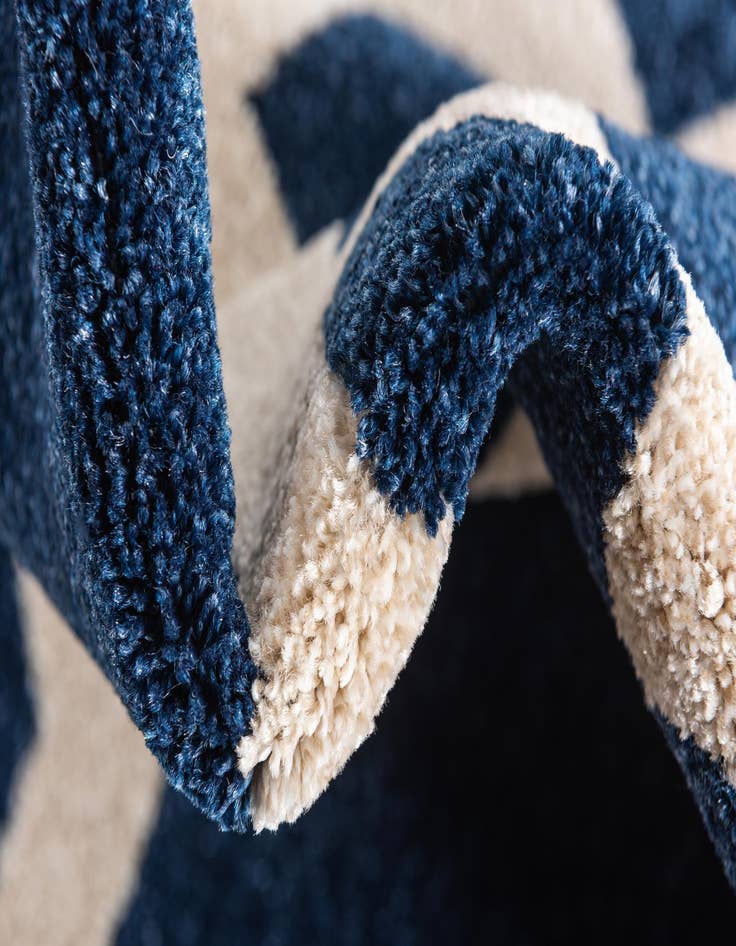 Detail image of  7' x 10' Lattice Rug