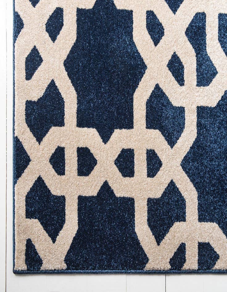 Detail image of  7' x 10' Lattice Rug