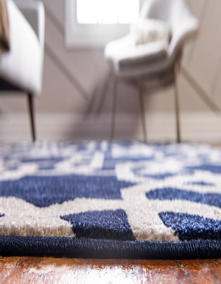 Detail image of 9' x 12' Lattice Rug