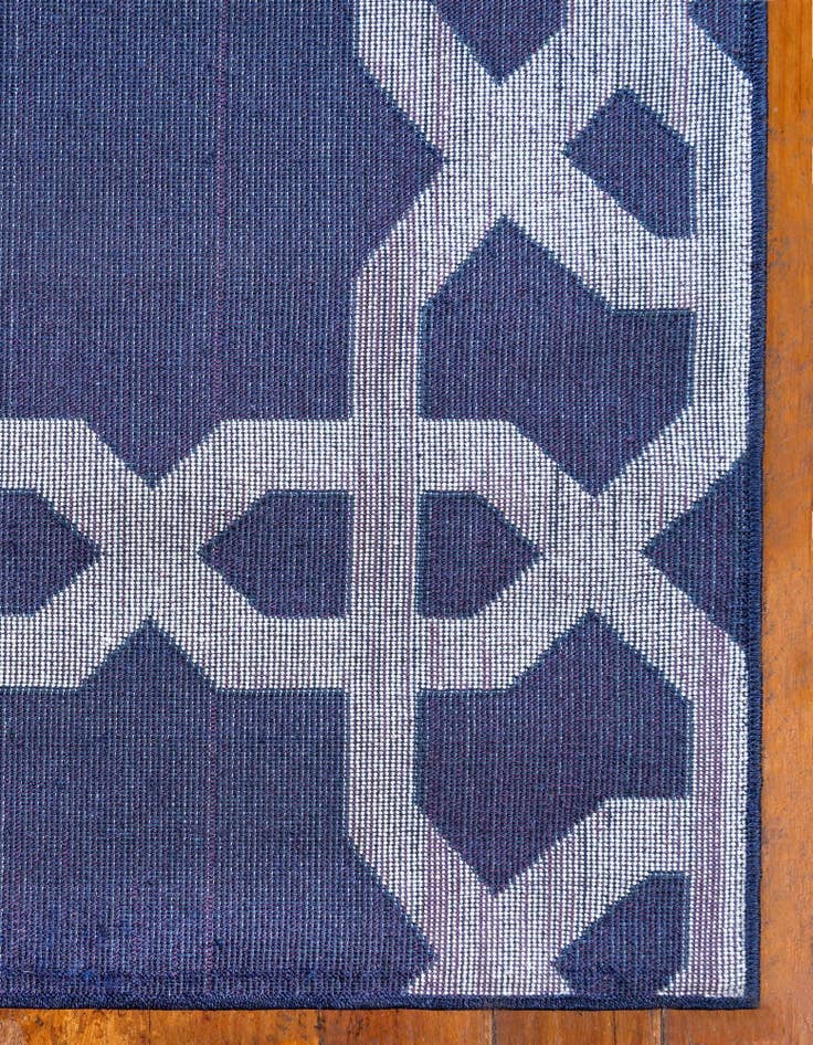 Detail image of 9' x 12' Lattice Rug