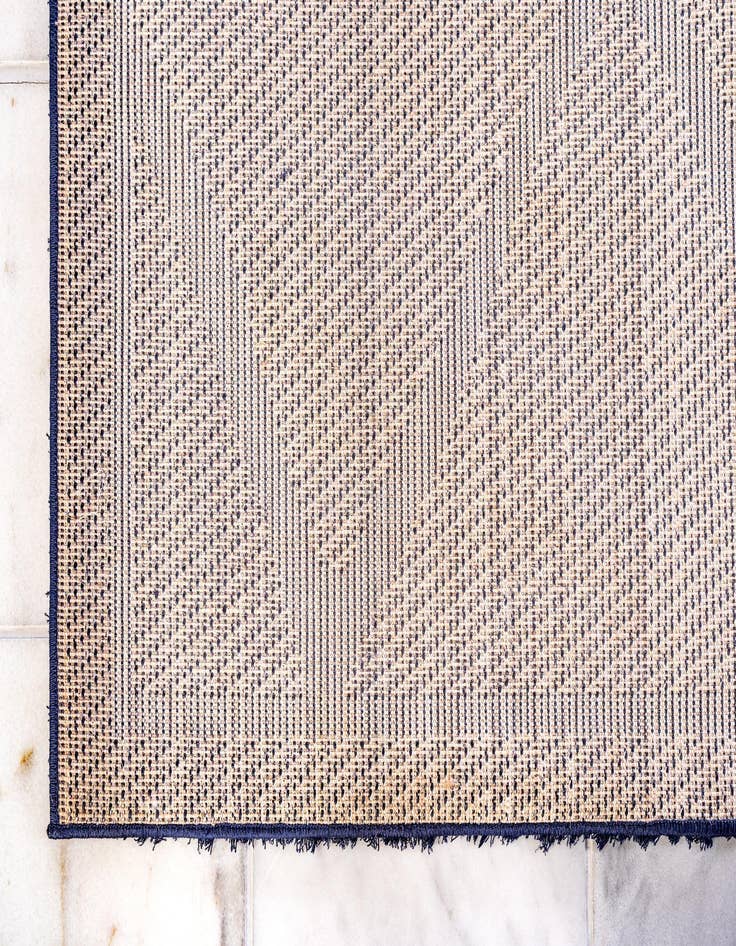 Detail image of  4' x 6' Lattice Shag Rug