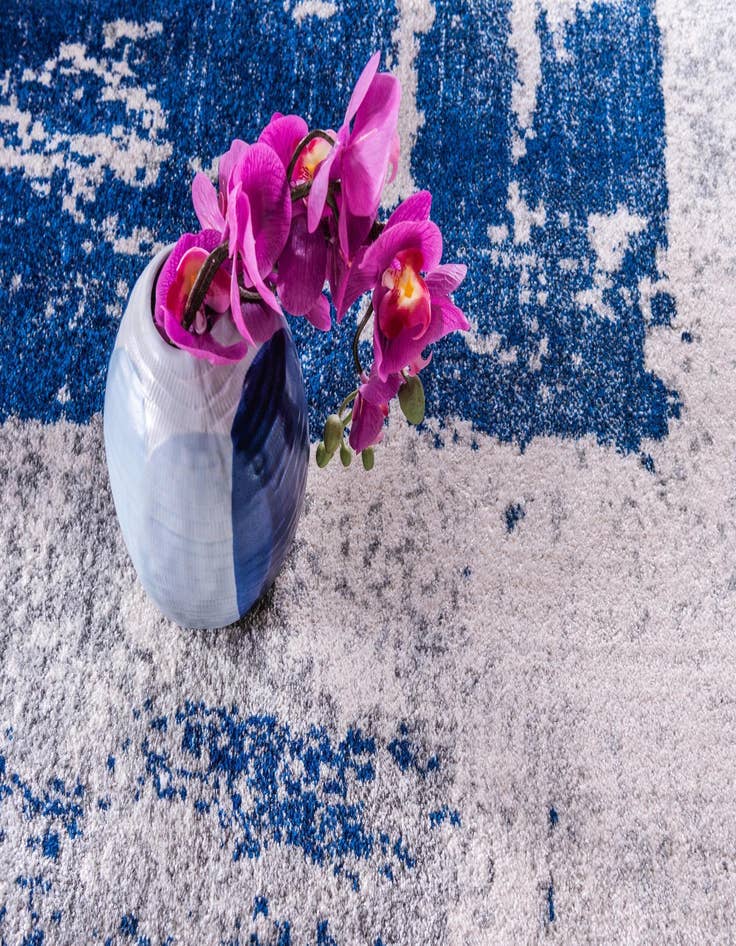 Detail image of  5' x 8' Legacy Rug