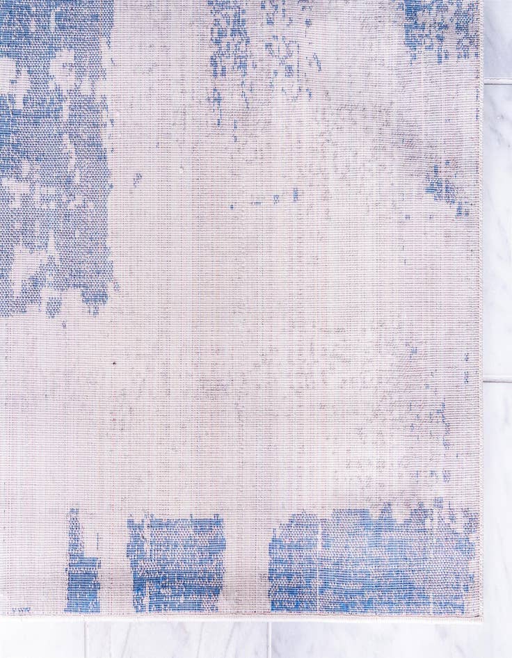 Detail image of  5' x 8' Legacy Rug