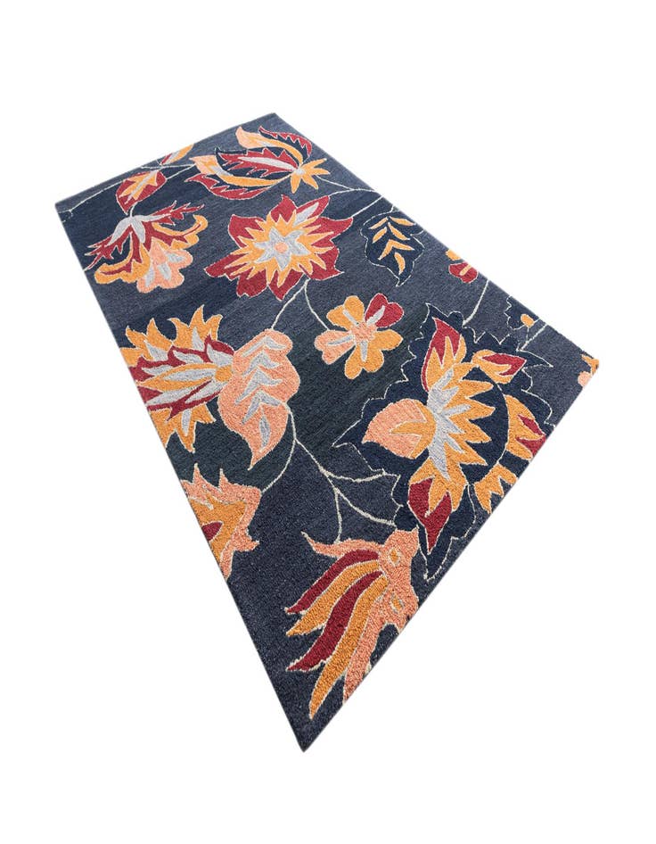 Detail image of  5' 1 x 8' Luna Rug