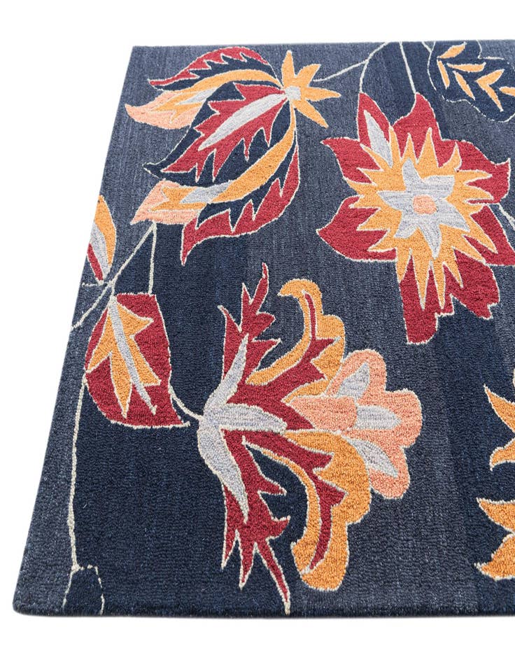 Detail image of  5' 1 x 8' Luna Rug