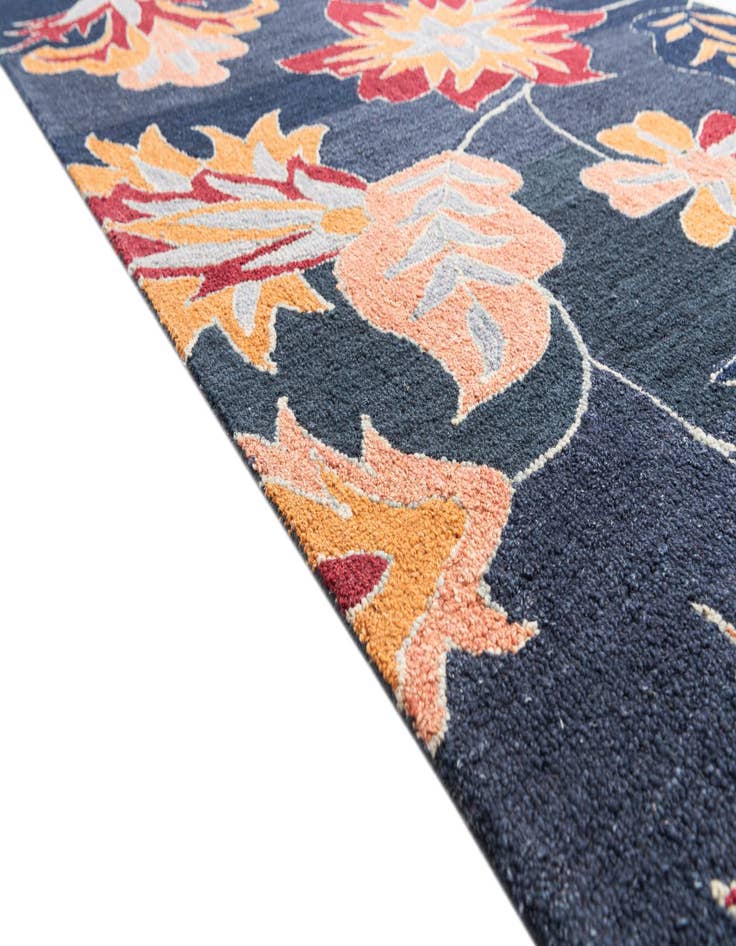 Detail image of  5' 1 x 8' Luna Rug