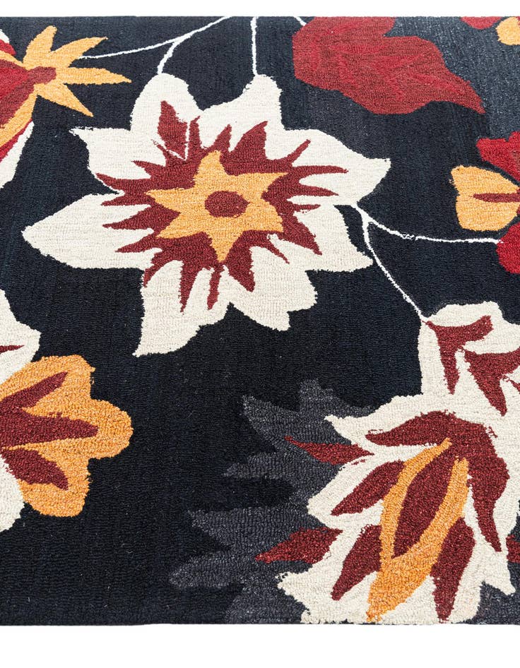 Detail image of  5' 1 x 8' Luna Rug