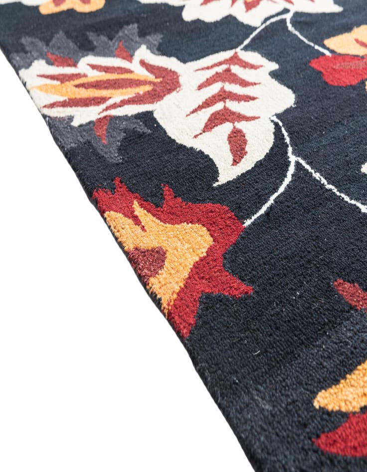Detail image of  5' 1 x 8' Luna Rug