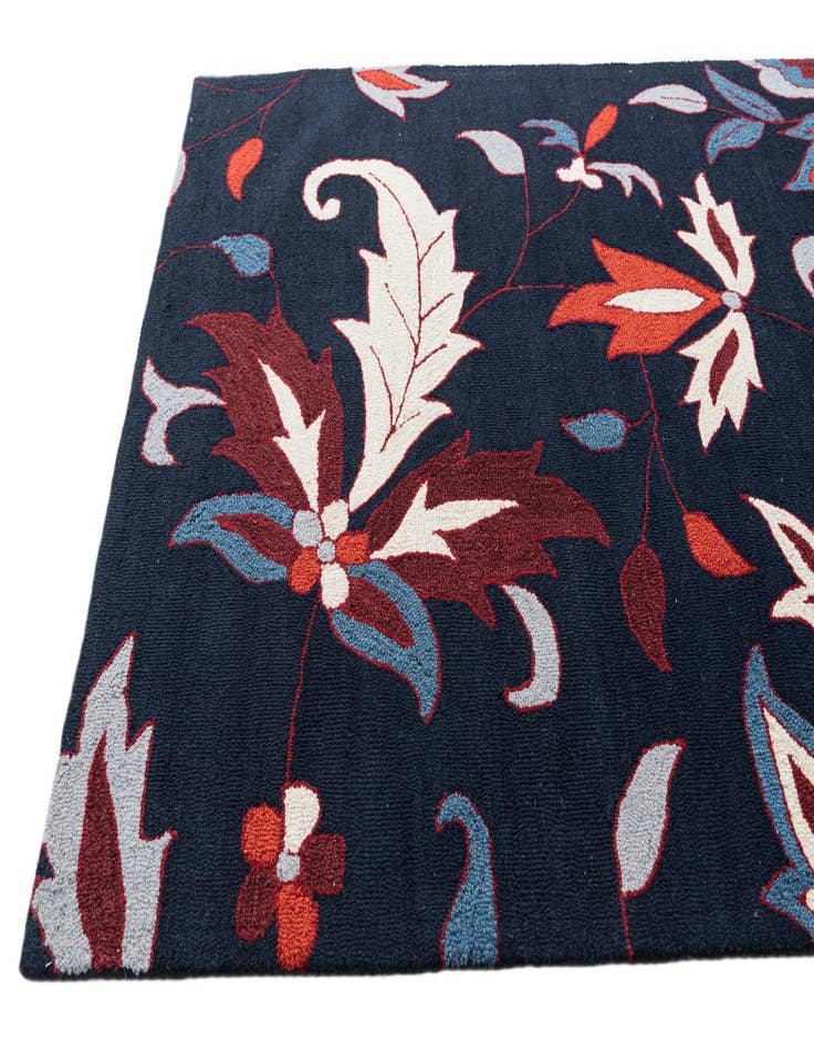 Detail image of  5' 1 x 8' Luna Rug