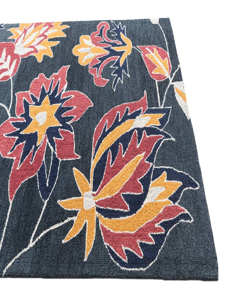 Detail image of  5' 1 x 8' Luna Rug