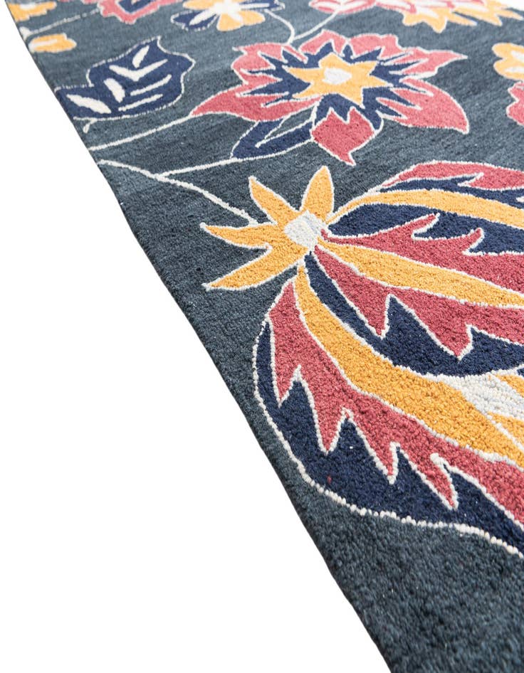Detail image of  5' 1 x 8' Luna Rug