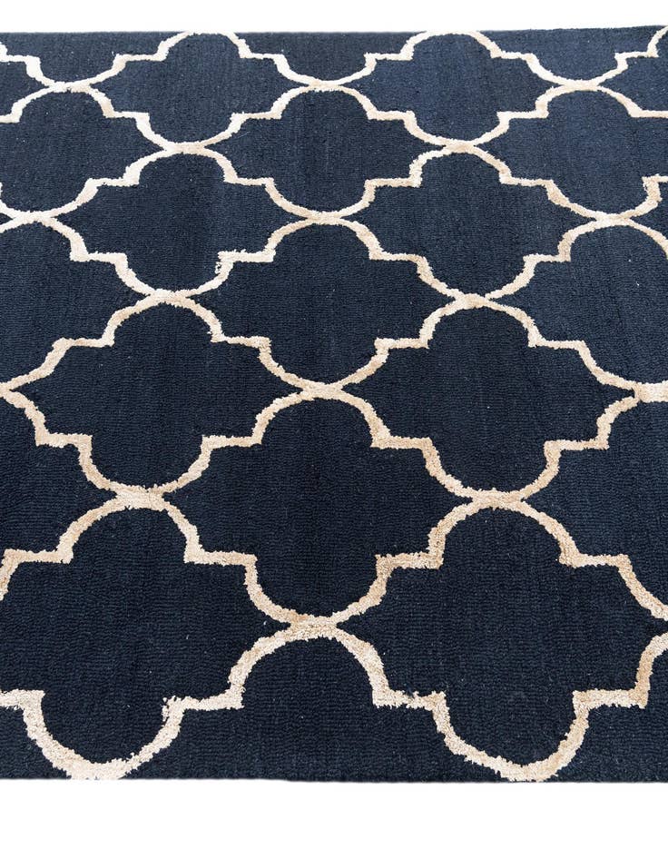 Detail image of  5' x 7' 7 Luna Rug