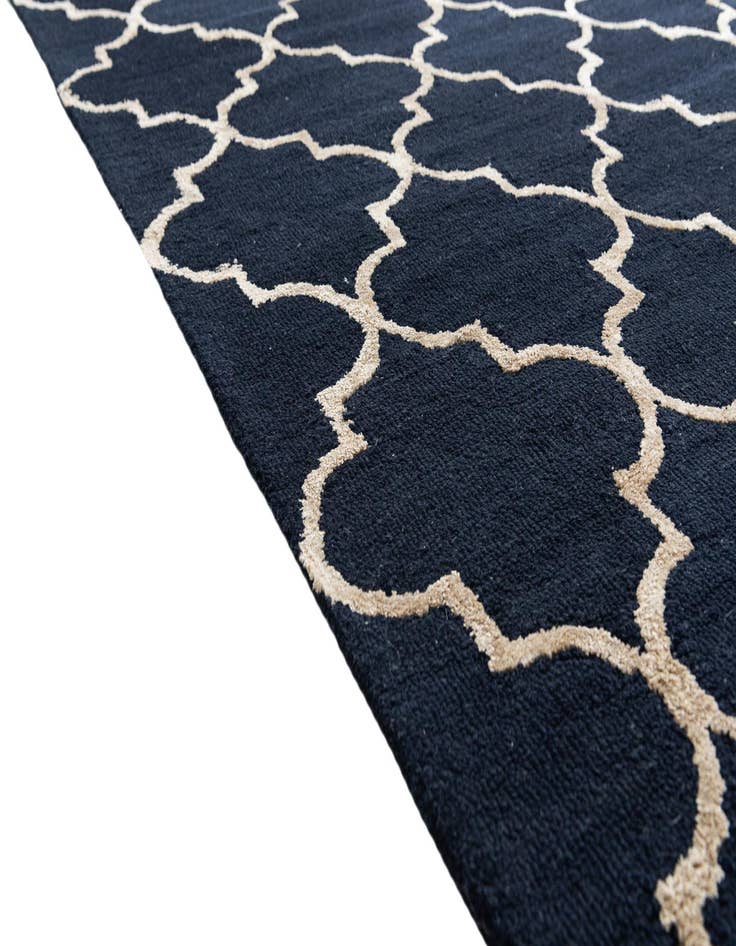 Detail image of  5' x 7' 7 Luna Rug