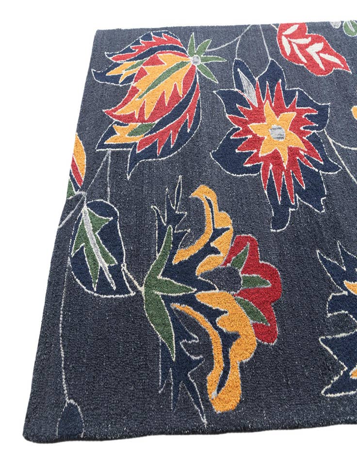 Detail image of  5' 1 x 8' 1 Luna Rug