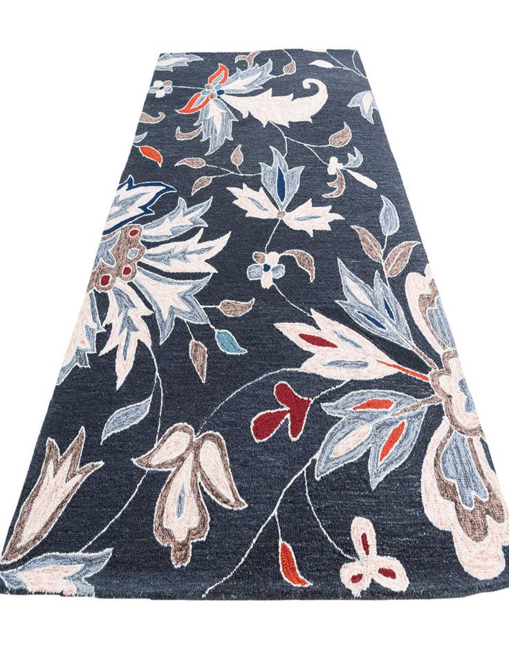 Detail image of  5' 2 x 8' Luna Rug