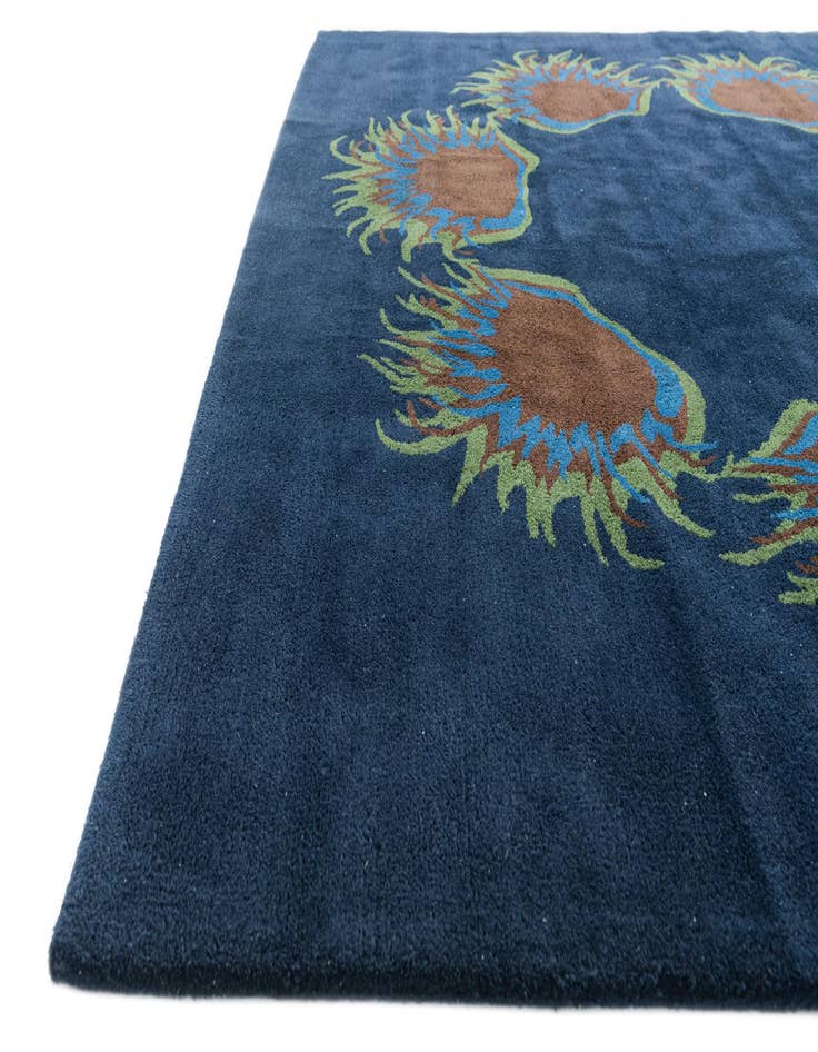Detail image of  7' 5 x 7' 6 Luna Rug